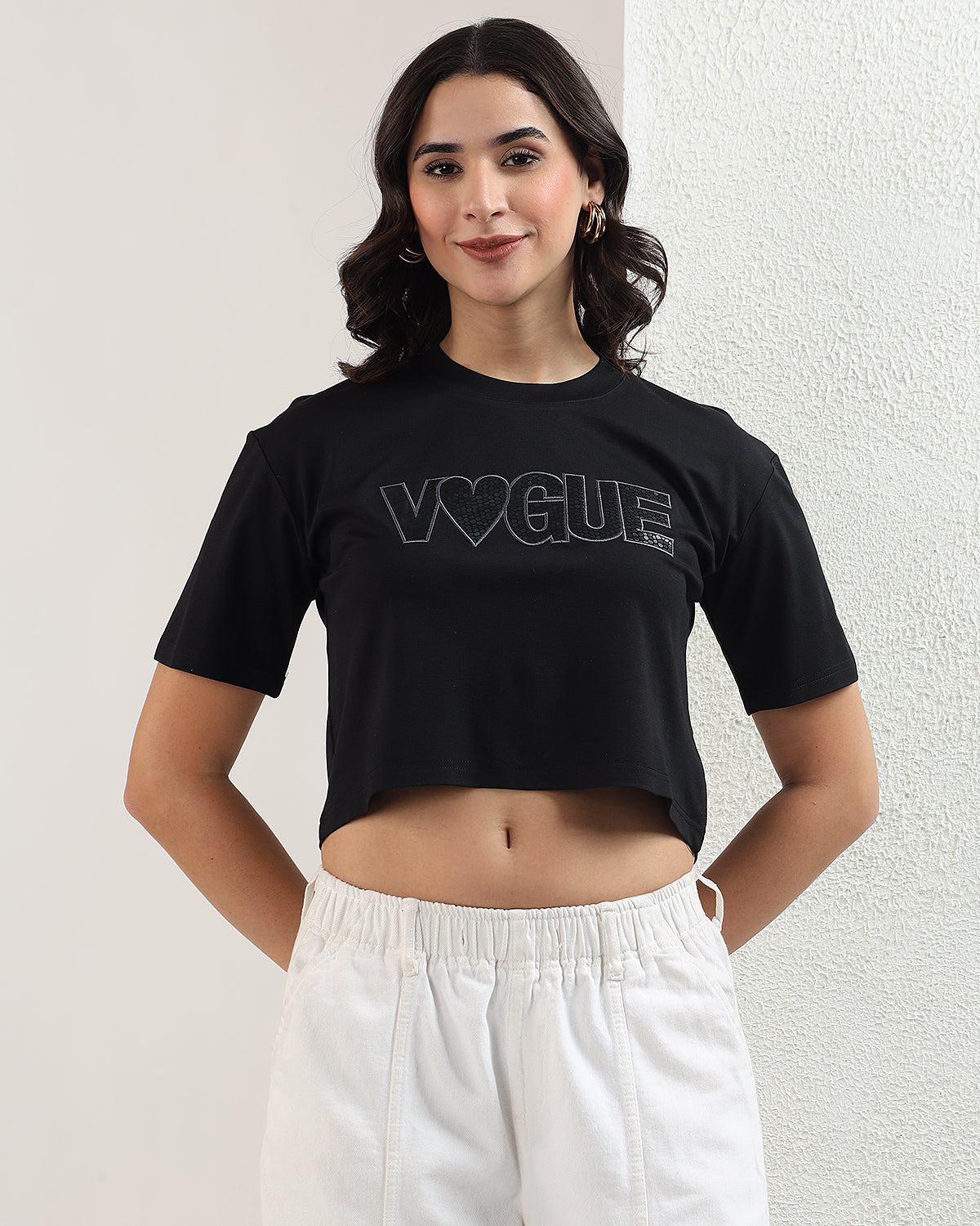 Cropped black t shirt