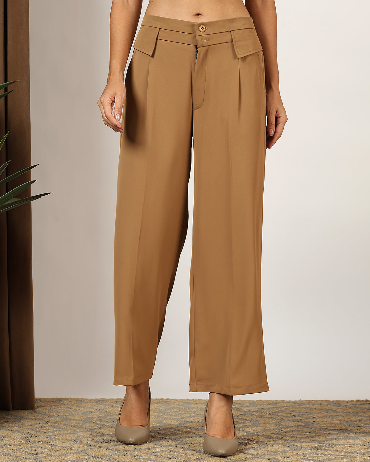 Wide leg beige trouser